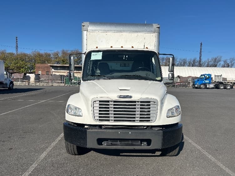 2019 Freightliner M2 106 in Philadelphia, PA — photo 2