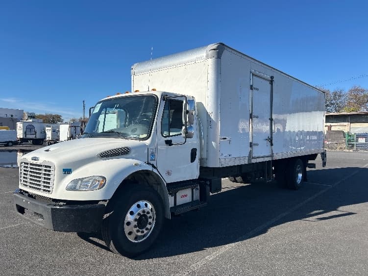 2019 Freightliner M2 106 in Philadelphia, PA — photo 3