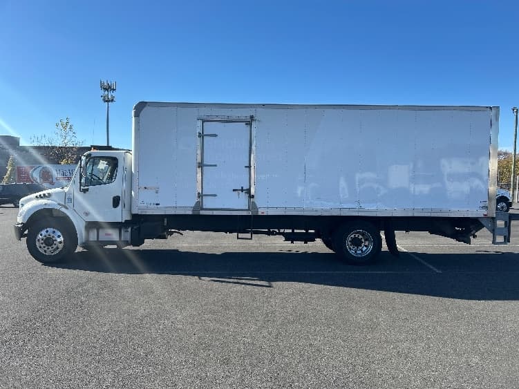 2019 Freightliner M2 106 in Philadelphia, PA — photo 4