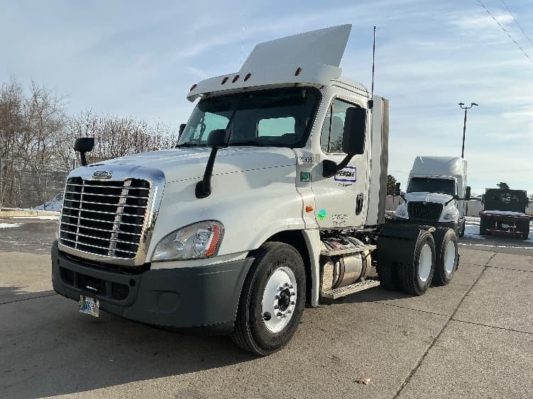 2019 Freightliner Cascadia in Elkhart, IN — photo 3