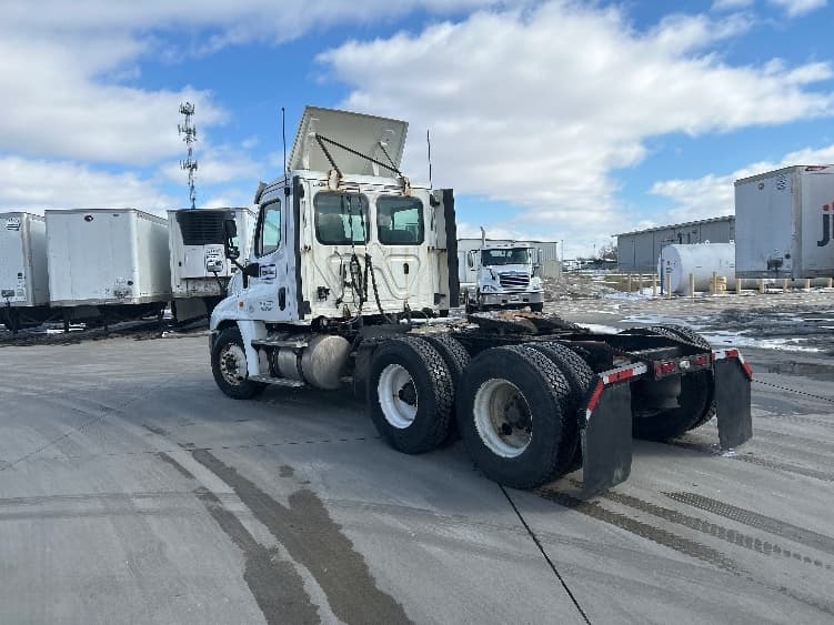 2019 Freightliner Cascadia in Elkhart, IN — photo 5