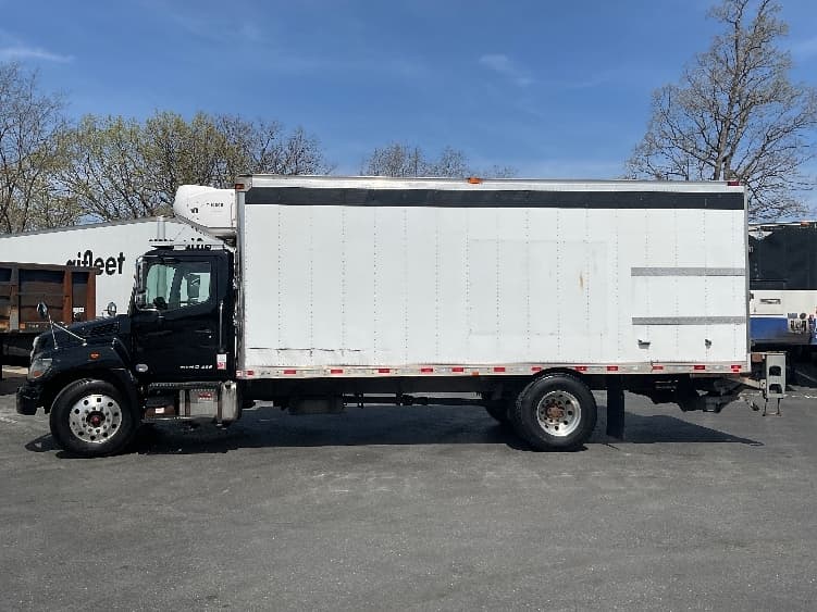 2019 Hino 338 in Harrisburg, PA — photo 4