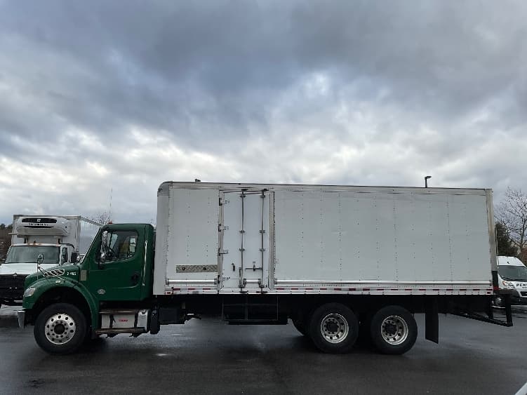 2019 Freightliner M2 106 in Norton, MA — photo 4