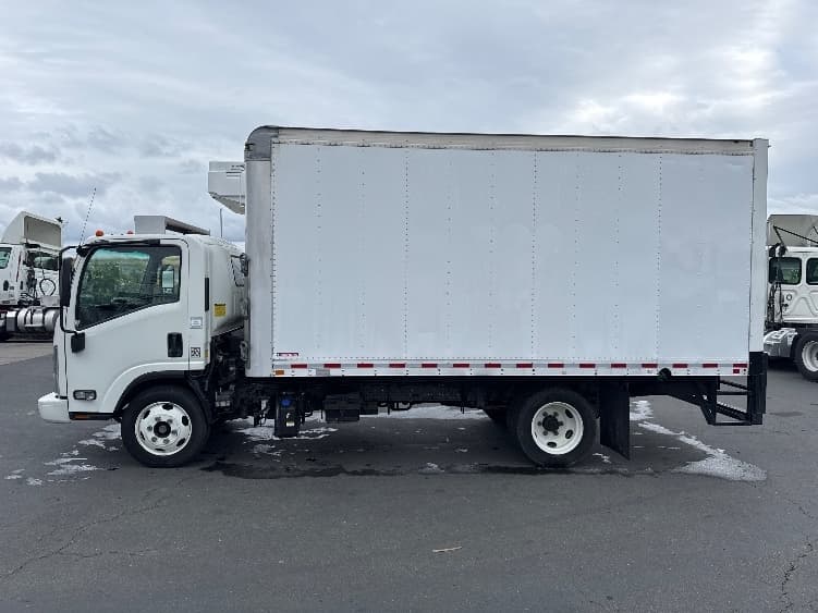 2019 Isuzu NRR in West Sacramento, CA — photo 4