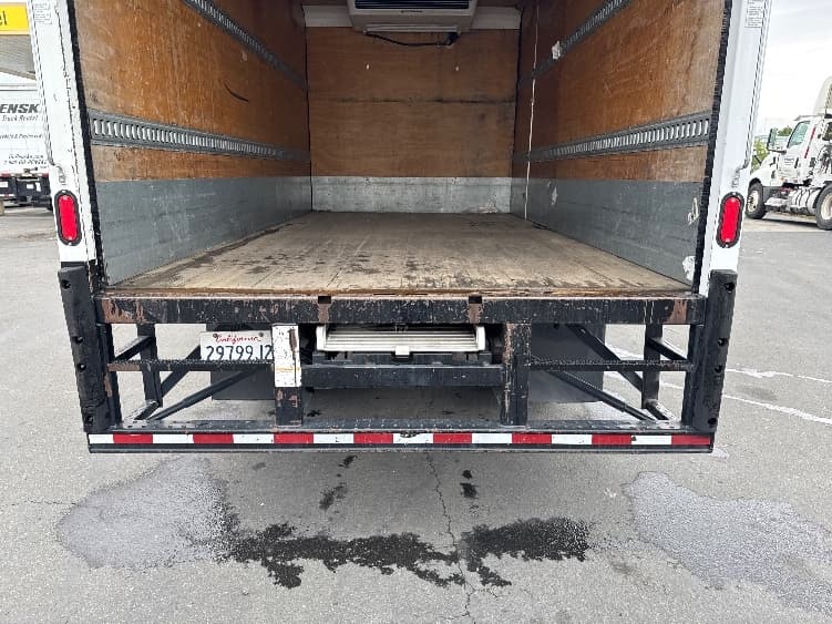 2019 Isuzu NRR in West Sacramento, CA — photo 9