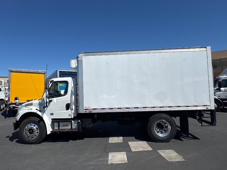 2019 Freightliner M2 106 in West Sacramento, CA — photo 4