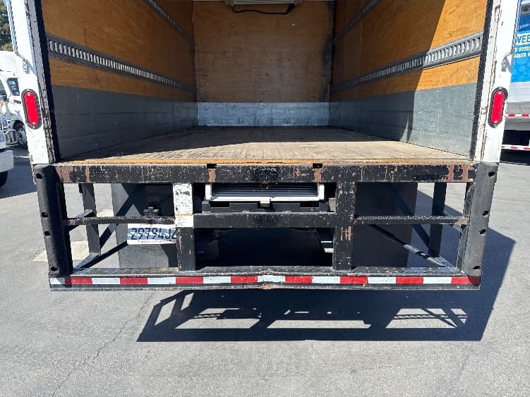 2019 Freightliner M2 106 in West Sacramento, CA — photo 9