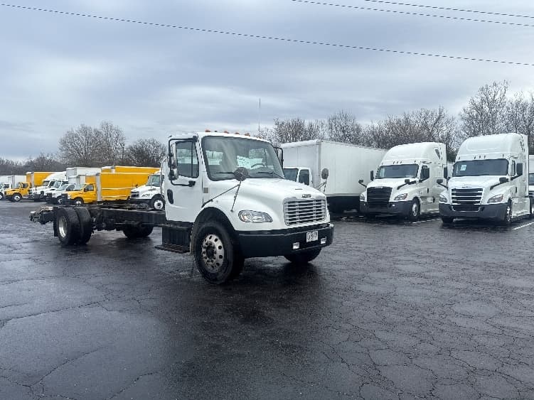 2019 Freightliner M2 106