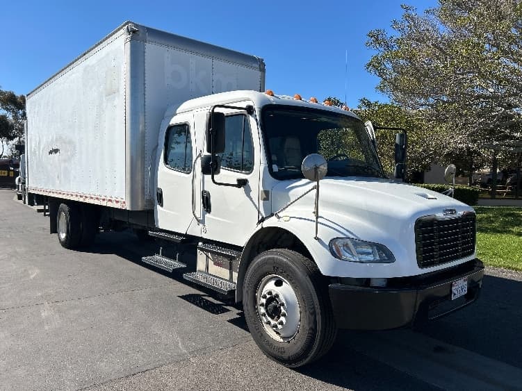 2019 Freightliner M2 106