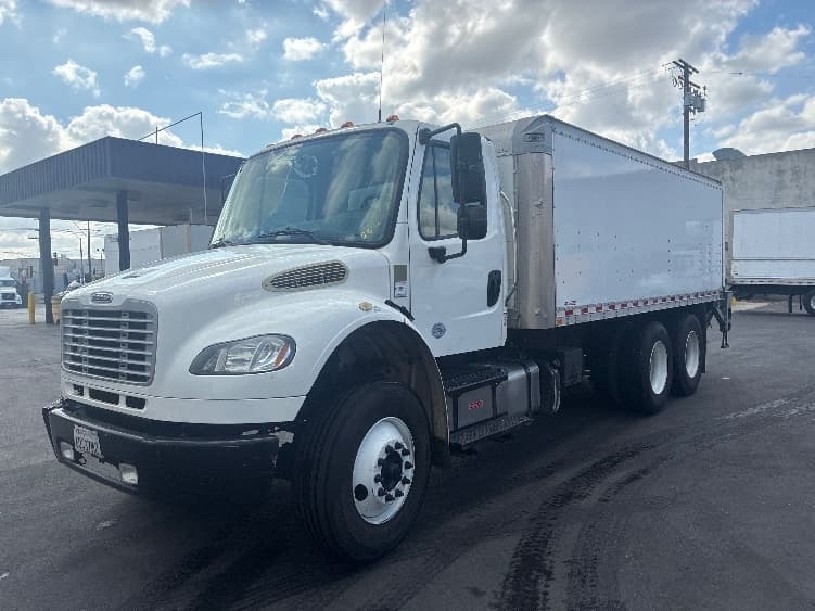 2019 Freightliner M2 106
