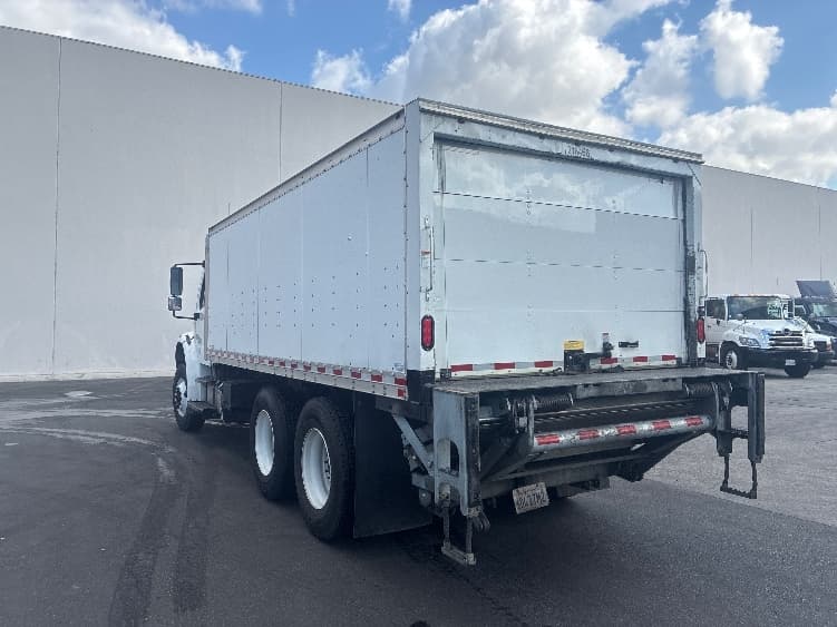 2019 Freightliner M2 106 in Torrance, CA — photo 6