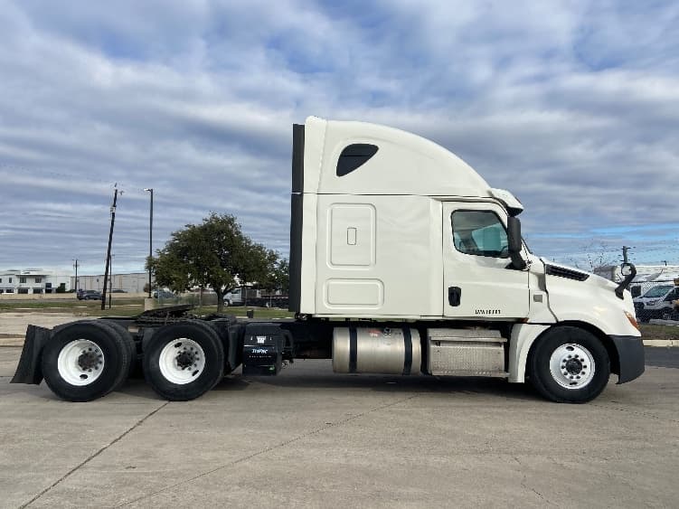 2019 Freightliner Cascadia in San Antonio, TX — photo 8