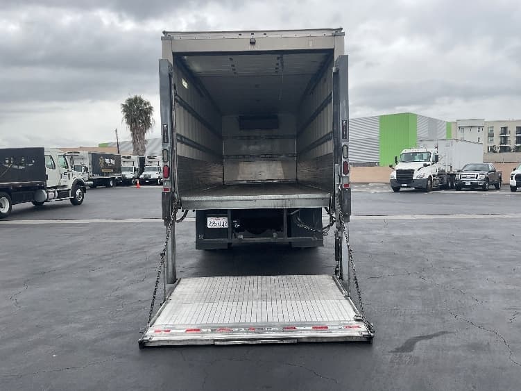 2019 Hino 338 in Torrance, CA — photo 9