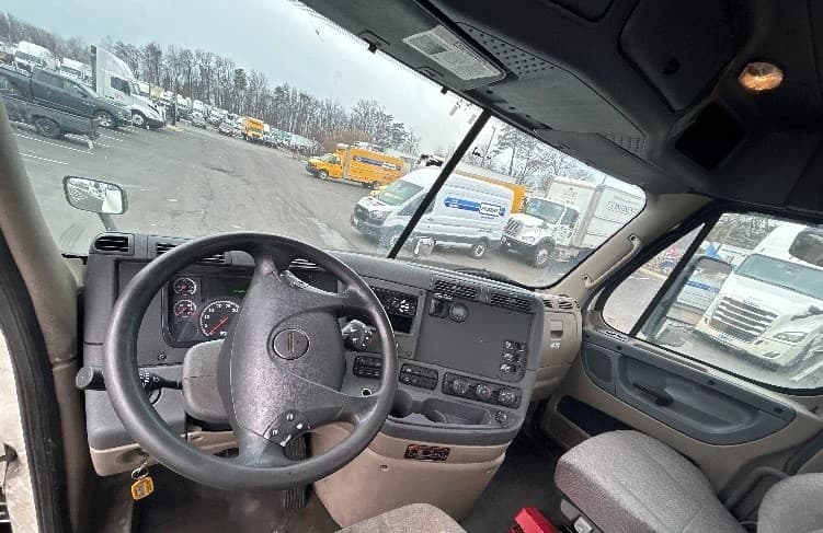 2019 Freightliner Cascadia in Belcamp, MD — photo 10