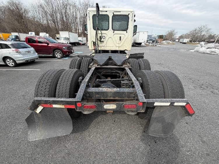 2019 Freightliner Cascadia in Belcamp, MD — photo 6