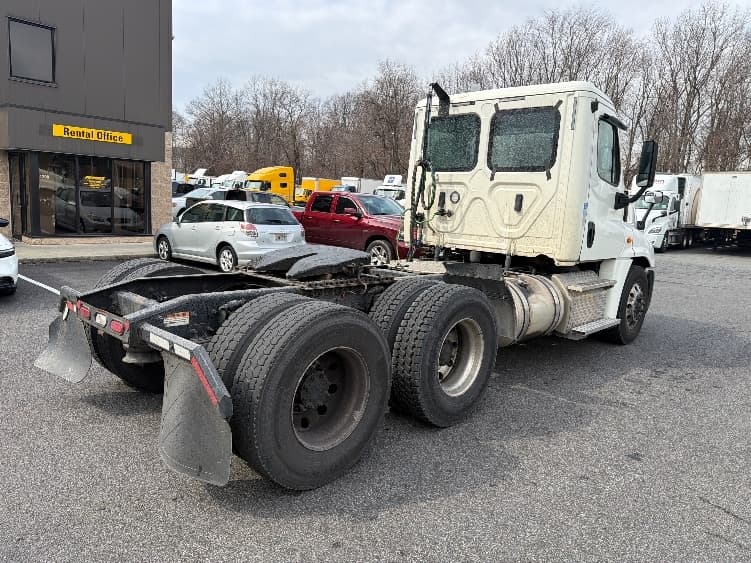 2019 Freightliner Cascadia in Belcamp, MD — photo 7