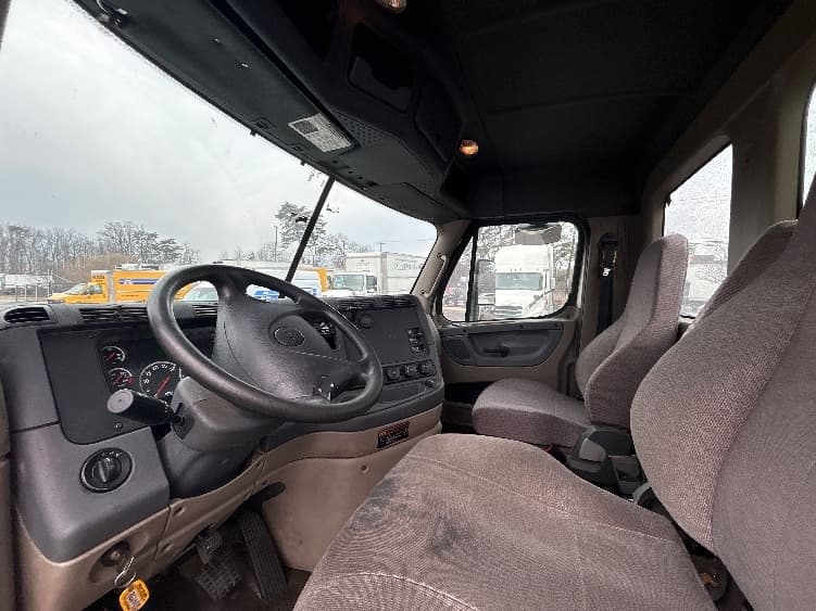 2019 Freightliner Cascadia in Belcamp, MD — photo 9