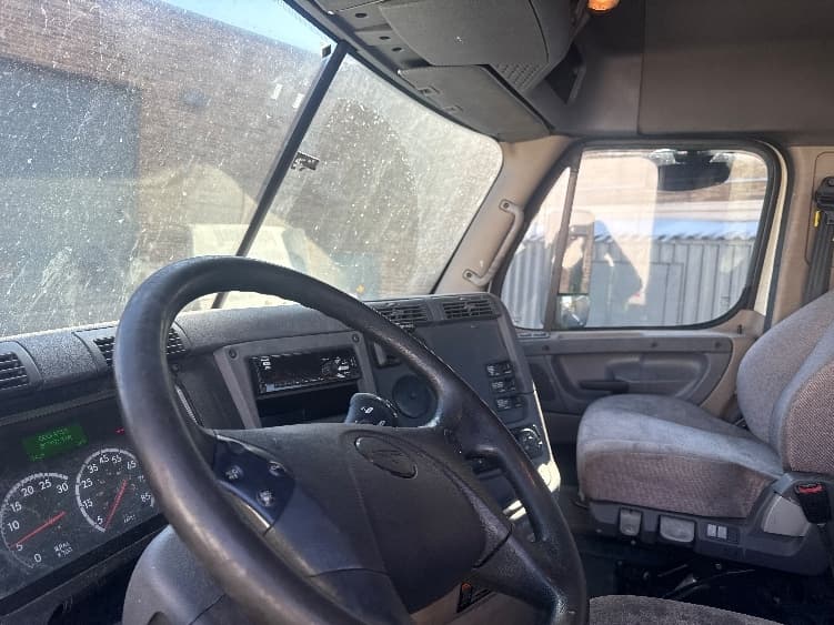 2019 Freightliner Cascadia in Baltimore, MD — photo 10