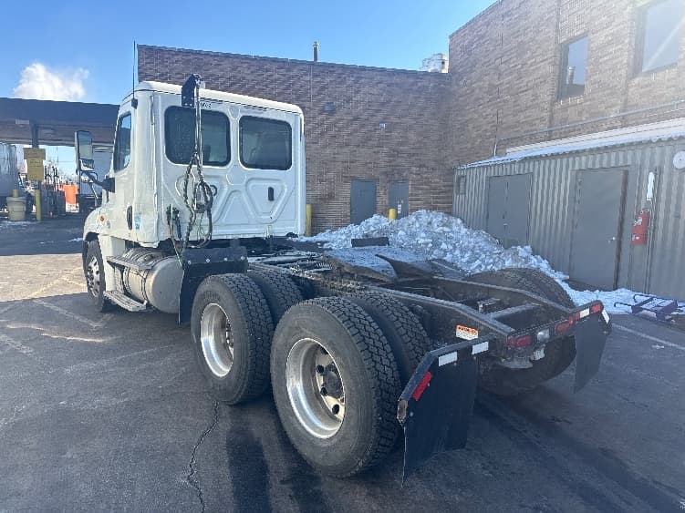 2019 Freightliner Cascadia in Baltimore, MD — photo 5