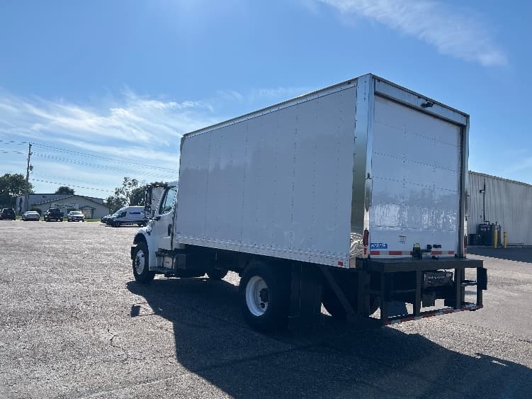 2019 Freightliner M2 106 in Brooklyn Park, MN — photo 6