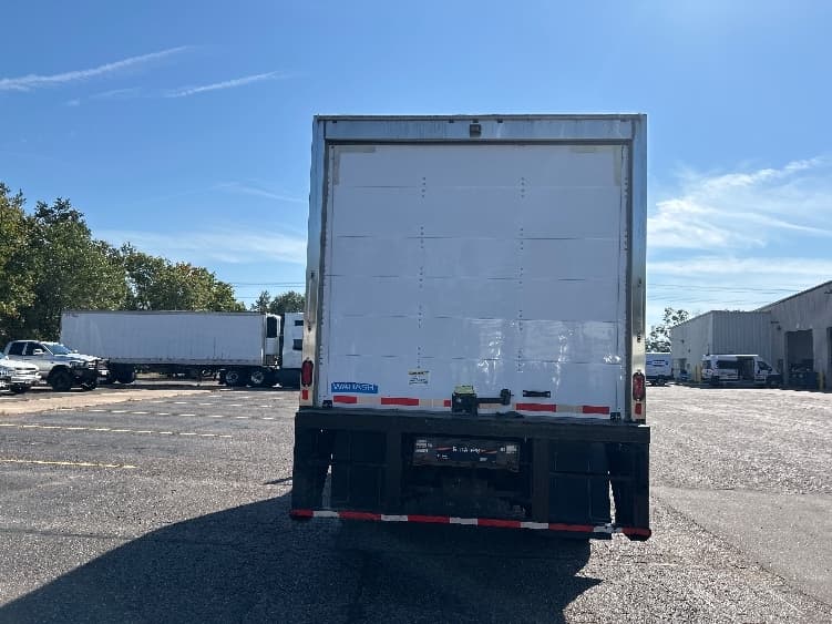 2019 Freightliner M2 106 in Brooklyn Park, MN — photo 7