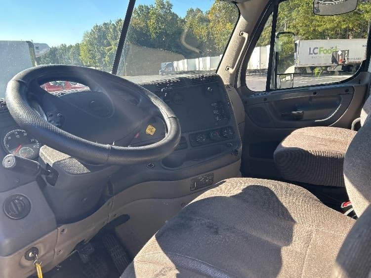 2019 Freightliner Cascadia in Kennesaw, GA — photo 10