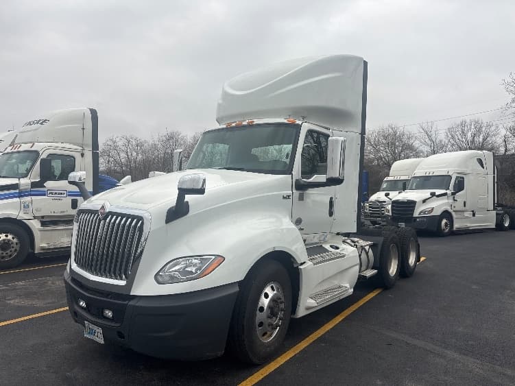2019 International LT in Indianapolis, IN — photo 3