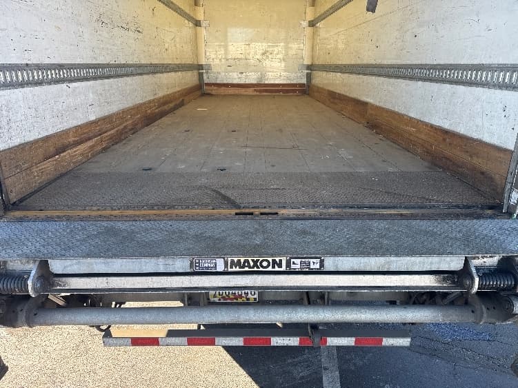 2019 Freightliner M2 106 in Baltimore, MD — photo 10