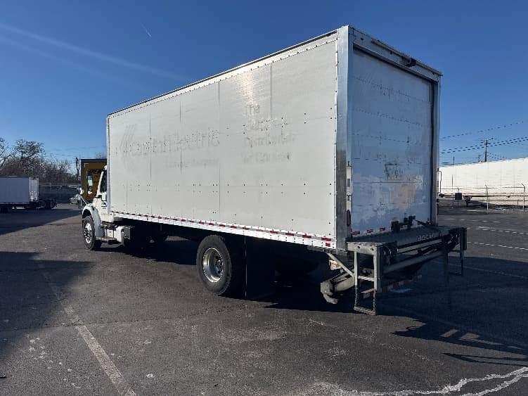 2019 Freightliner M2 106 in Baltimore, MD — photo 6