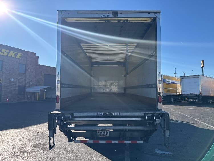 2019 Freightliner M2 106 in Baltimore, MD — photo 8