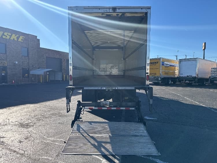 2019 Freightliner M2 106 in Baltimore, MD — photo 9