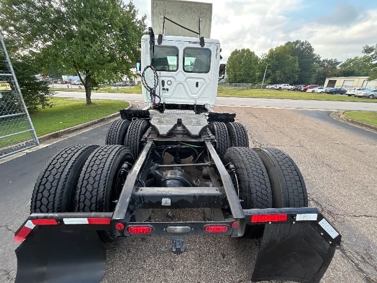 2019 Freightliner Cascadia in Knoxville, TN — photo 6