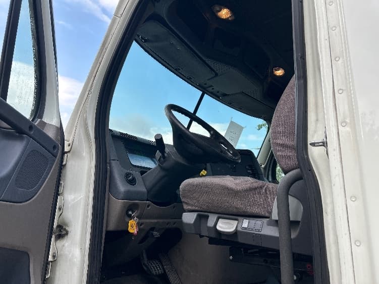 2019 Freightliner Cascadia in Knoxville, TN — photo 9