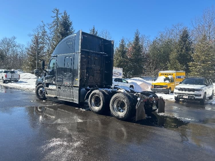 2019 Freightliner Cascadia in Londonderry, NH — photo 5