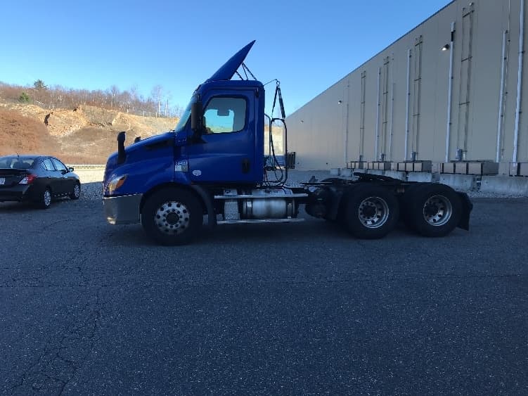 2019 Freightliner Cascadia in Auburn, MA — photo 4