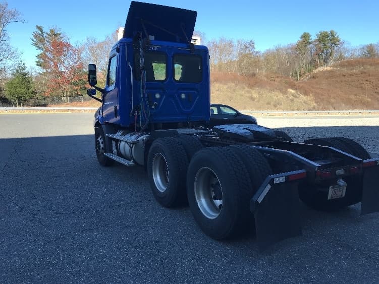 2019 Freightliner Cascadia in Auburn, MA — photo 5