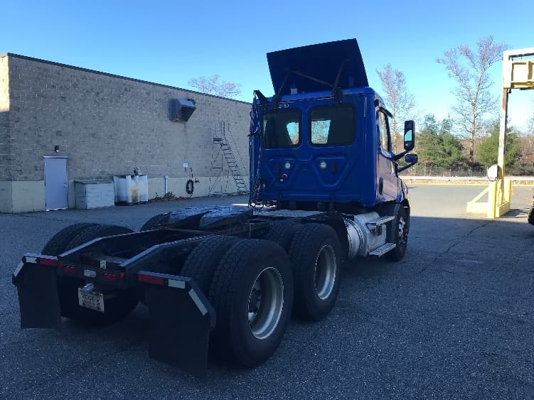 2019 Freightliner Cascadia in Auburn, MA — photo 7