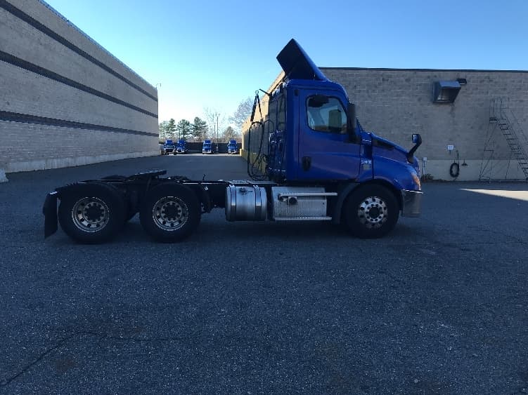 2019 Freightliner Cascadia in Auburn, MA — photo 8