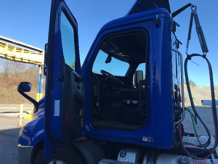 2019 Freightliner Cascadia in Auburn, MA — photo 9