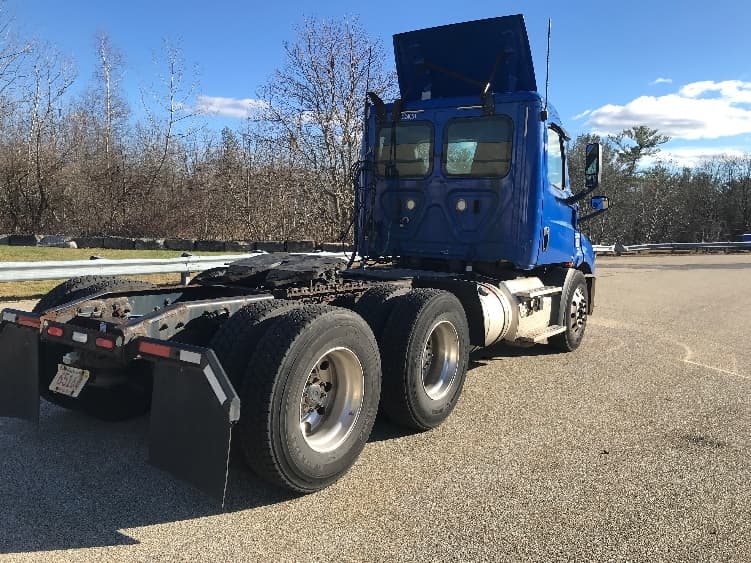 2019 Freightliner Cascadia in Auburn, MA — photo 7
