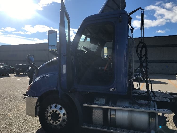 2019 Freightliner Cascadia in Auburn, MA — photo 9
