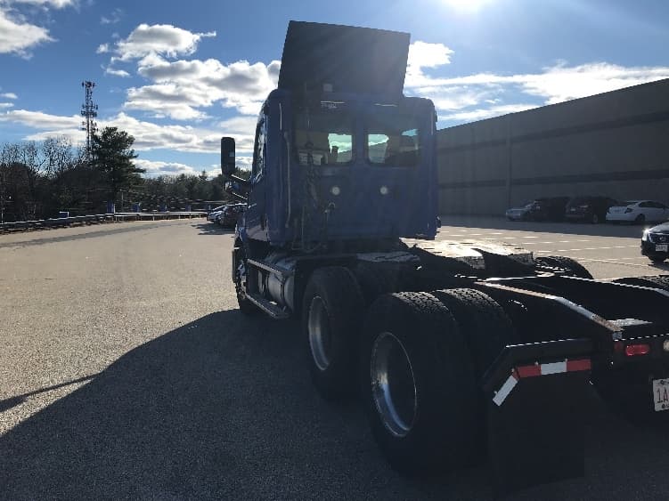 2019 Freightliner Cascadia in Auburn, MA — photo 5