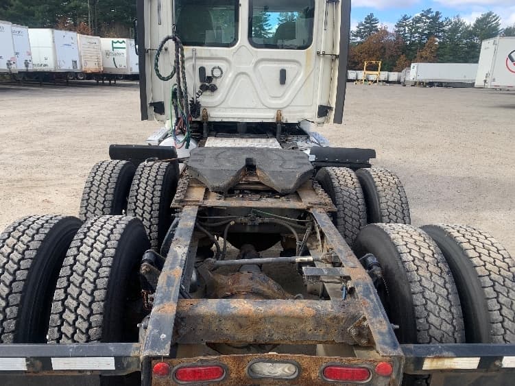 2019 Freightliner Cascadia in Franklin, MA — photo 6