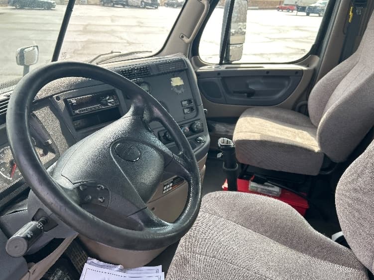 2019 Freightliner Cascadia in Fort Wayne, IN — photo 10