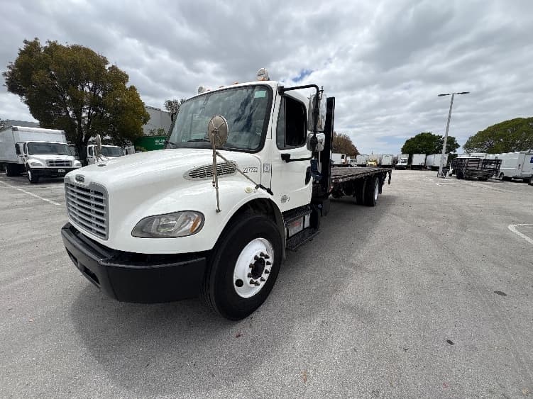 2019 Freightliner M2 106 in Medley, FL — photo 3