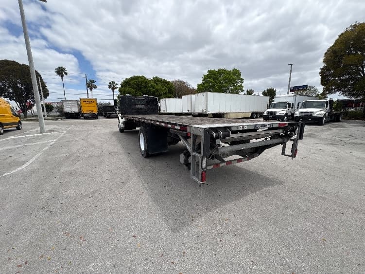 2019 Freightliner M2 106 in Medley, FL — photo 6