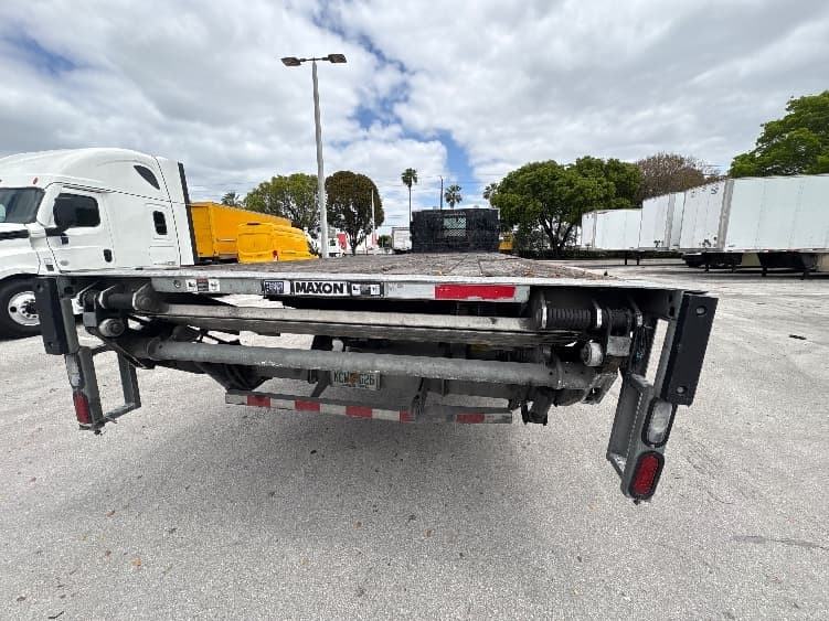 2019 Freightliner M2 106 in Medley, FL — photo 8
