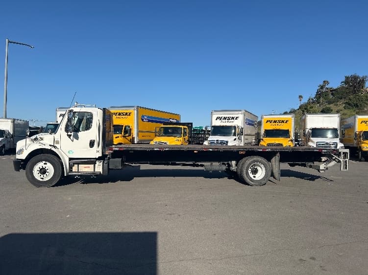 2019 Freightliner M2 106 in Fontana, CA — photo 4