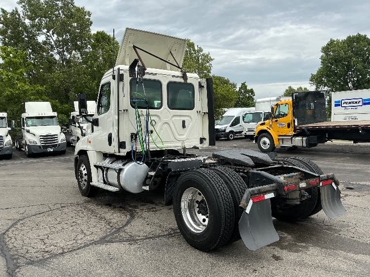 2019 Freightliner Cascadia in Piqua, OH — photo 5
