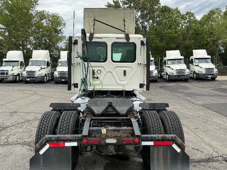 2019 Freightliner Cascadia in Piqua, OH — photo 6